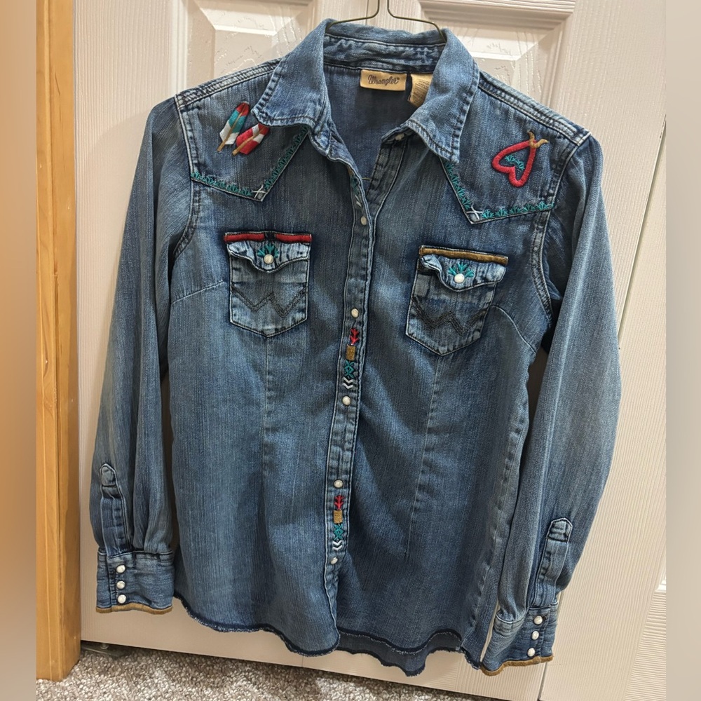 Wrangler Women's Blue Denim Shirt Size Small
